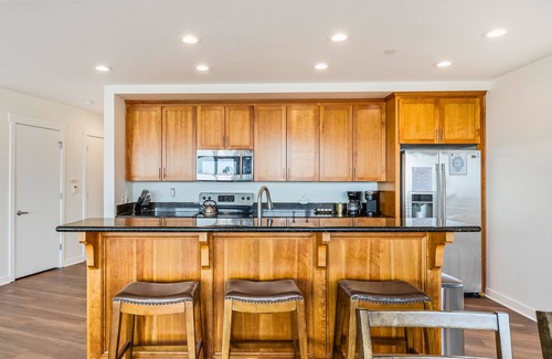 Rockaway Beach Condominio | Oceanfront Relaxation in Rockaway Beach