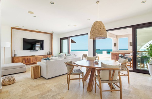 La Paz Condominio | Oceanfront Residence with 2 bedrooms