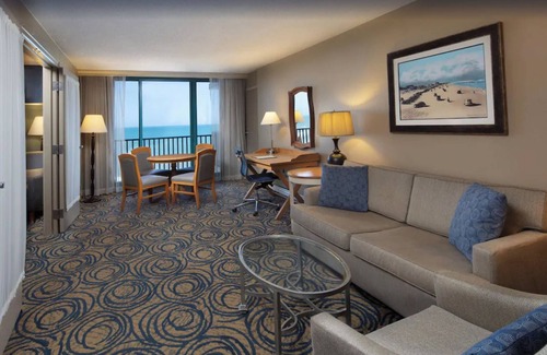 Brush - Stewarts Hotel | Oceanfront Resort w/ Sparkling Pool, Gym & Volleyball Court! Near the Beach!