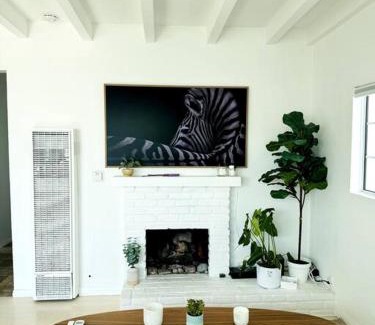 Eastern Malibu Apartamento | Oceanfront Retreat Sandy Toes Oasis