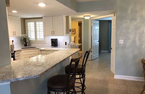 Amelia City Condominio | Frente al mar Sailmaker 2 King BR con baños privados + Wifi gratuito