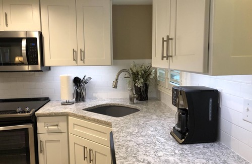 Amelia City Condominio | Frente al mar Sailmaker 2 King BR con baños privados + Wifi gratuito