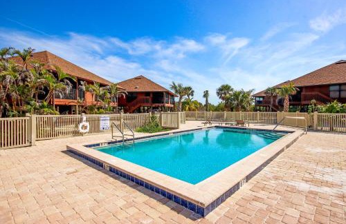 Sanibel Casa | Oceanfront Sanibel Island retreat with private beach