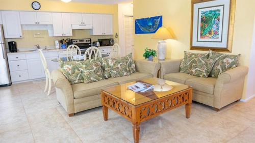 Sanibel Casa | Oceanfront Sanibel Island retreat with private beach