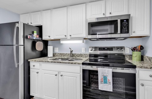 Litchfield by the Sea Condominio | Oceanfront: Sea, Sun, & Sand renovated 1-bed 1-bath condo at Bridgewater