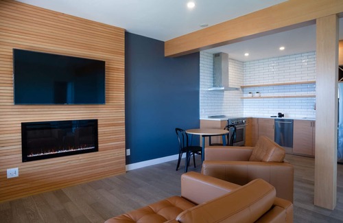 Juan de Fuca Electoral Area Condominio | Retiro frente al mar en French Beach, escape de la selva tropical de 3 acres, nueva construcción