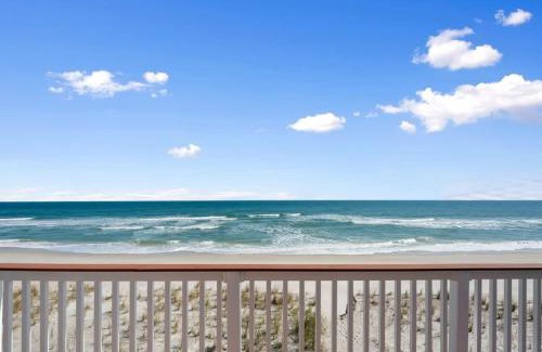 Vilano Beach Casa | Oceanfront, Serenity Under the Sea, Tiki Bar and Grand Deck!