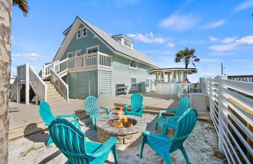 Vilano Beach Casa | Oceanfront, Serenity Under the Sea, Tiki Bar and Grand Deck!
