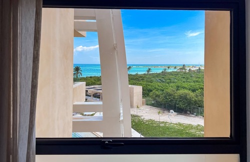 Telchac Puerto Apartamento | Oceanfront Studio with a Pool, WIFI, Central A/C, Great Location