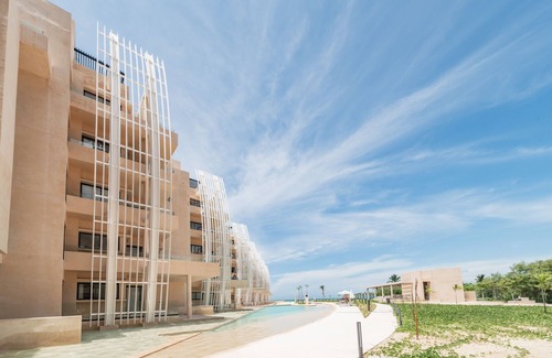 Telchac Puerto Apartamento | Oceanfront Studio with a Pool, WIFI, Central A/C, Great Location