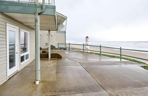Lincoln City Casa | Oceanfront Studio - Ground Floor - Sleeps 4