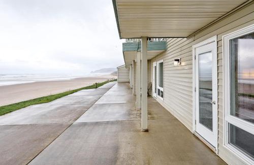 Lincoln City Casa | Oceanfront Studio - Ground Floor - Sleeps 4