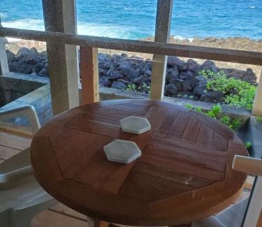 Kapoho Casa | Oceanfront studio see whales and dolphins