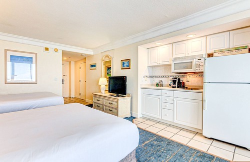 Ortona Park Hotel | Oceanfront studio with kitchenette, gym & high-speed WiFi