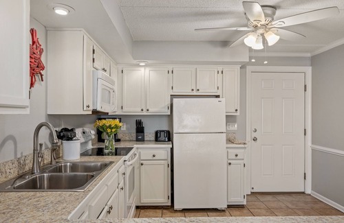 South Nags Head Condominio | Oceanfront, Stunning View, Walk-in Shower, & Pools! Avail 9/13 - 9/20