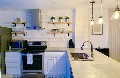 Hutchinson Island South Apartamento | Unidad de esquina del piso 12 totalmente remodelada con maravillosas vistas al mar