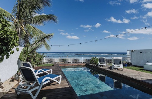 Morcellement Raffray Casa | Oceanfront sunset villa with magnesium pool, beach access and private spa.