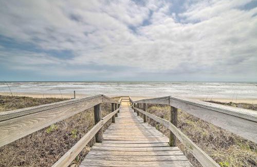 Port Aransas Apartamento | Oceanfront Texas Condo with Pool Pets Stay Free