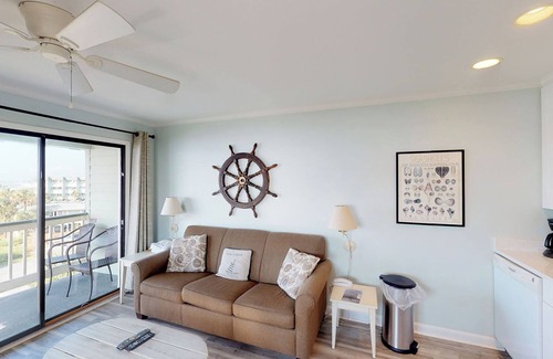 Charleston County Condominio | Oceanfront, Top Floor/ Corner Sea Cabin, Gorgeous Views with Pool