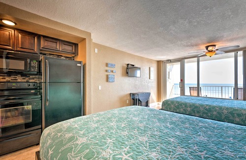 Daytona Beach Shores Apartamento | Alquiler de playa de Becky - condominio frente al mar en Daytona!