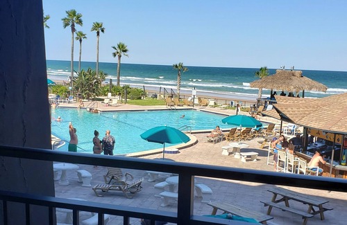 Bridgeport Heights Apartamento | OCEANFRONT PROPERTY!