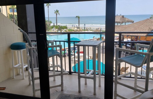 Bridgeport Heights Apartamento | OCEANFRONT PROPERTY!