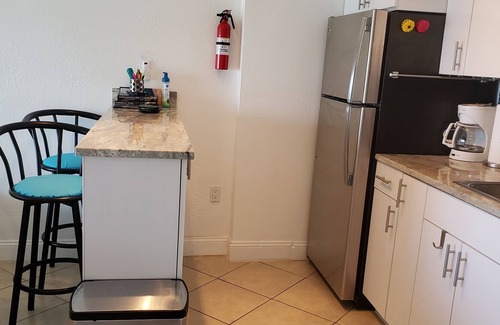 Bridgeport Heights Apartamento | OCEANFRONT PROPERTY!
