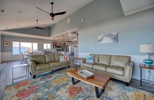 Ocean Ridge Casa | Oceanfront 5 bedroom/5.5 bath home on beautiful Topsail Island
