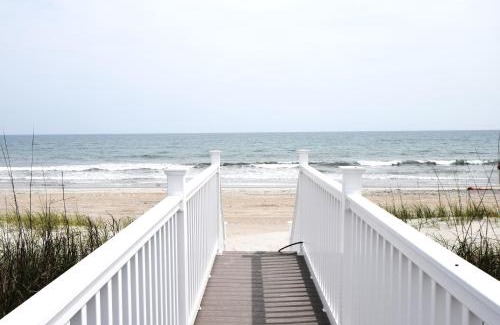 Emerald Isle Casa | Oceanfront vacation home - EAST