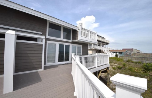 Emerald Isle Casa | Oceanfront vacation home - EAST