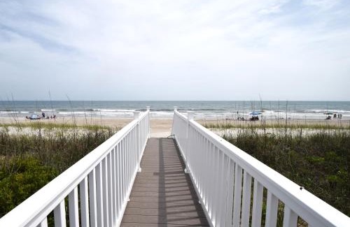 Emerald Isle Casa | Oceanfront vacation home - EAST