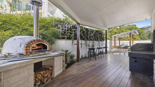 Sapphire Beach Casa | Oceanfront View - Pizza Oven, Pool, Beach