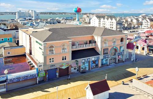 Ocean City Apartamento | Oceanfront Villa 2(103) - Boardwalk oceanfront