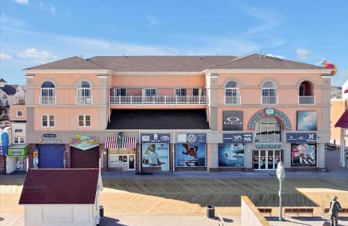 Ocean City Apartamento | Oceanfront Villa 3 (105) Boardwalk Oceanfront