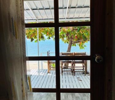 Bang Po Villa | Oceanfront Villa at Bang po Beach-Koh Rooms