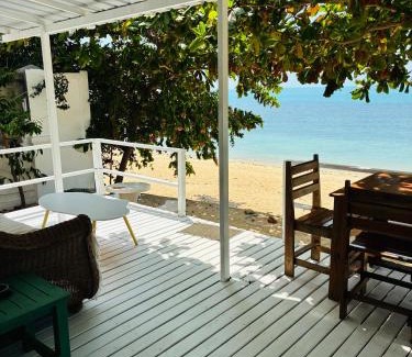 Bang Po Villa | Oceanfront Villa at Bang po Beach-Koh Rooms
