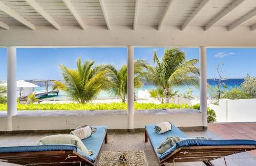 Kralendijk Villa | Oceanfront - Villa Port of Call -