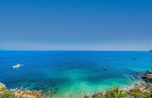 Avalon Villa | Oceanfront Villa W One Of A Kind Amazing View