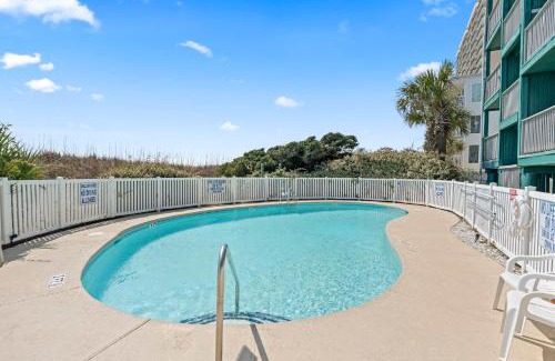 Windy Hill Apartamento | Oceanfront WC Villa- Pool, Corner Balcony, King Bed