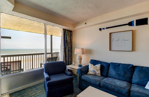 Ortona Park Casa | Oceanfront with Kitchen and Wifi Sleeps 6