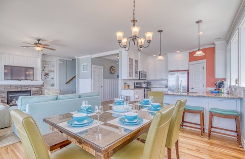 Nelscott Casa | Sea Amor: Casa de 3 dormitorios / 4 baños en Lincoln City, capacidad para 7