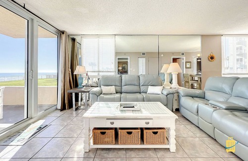 New Smyrna Beach Apartamento | Oceania Beach Club Beachfront Condos