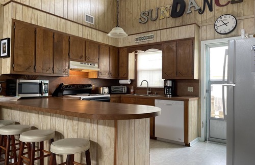 Ocean Isle Beach Cabaña | OceanIsleBeach, NC /2nd Row Cottage/Access Just Across St/Rents Fri to Fri