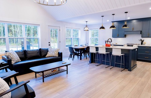Lakeside Casa | Oceanlinks Escape near Crowbush Golf Course & Lakeside Beach