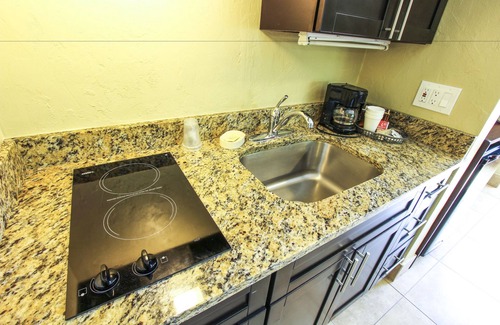 Pompano Beach Hotel | Oceans Beach Resort