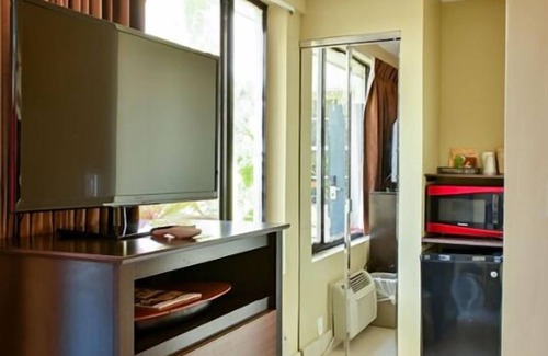 Pompano Beach Hotel | Oceans Beach Resort