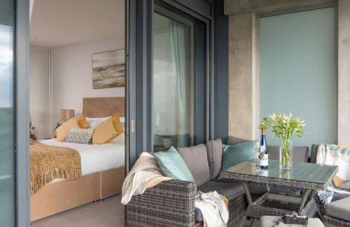 Maenporth Casa | Oceans Eleven, The Liner