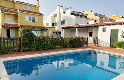 Linda-a-Velha Casa | Oceans house - Pool, Sauna, 20 Sleeps, 7m to beach