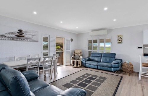 The Entrance North Casa | Ade's Place - a relaxing holiday at Ade's Place, only metres from the fabulous North Entrance B