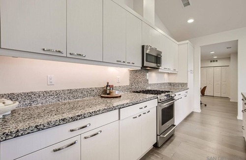 Ivey Ranch - Rancho Del Oro Condominio | Oceanside, CA new townhouse, pool, jacuzzi, workout area